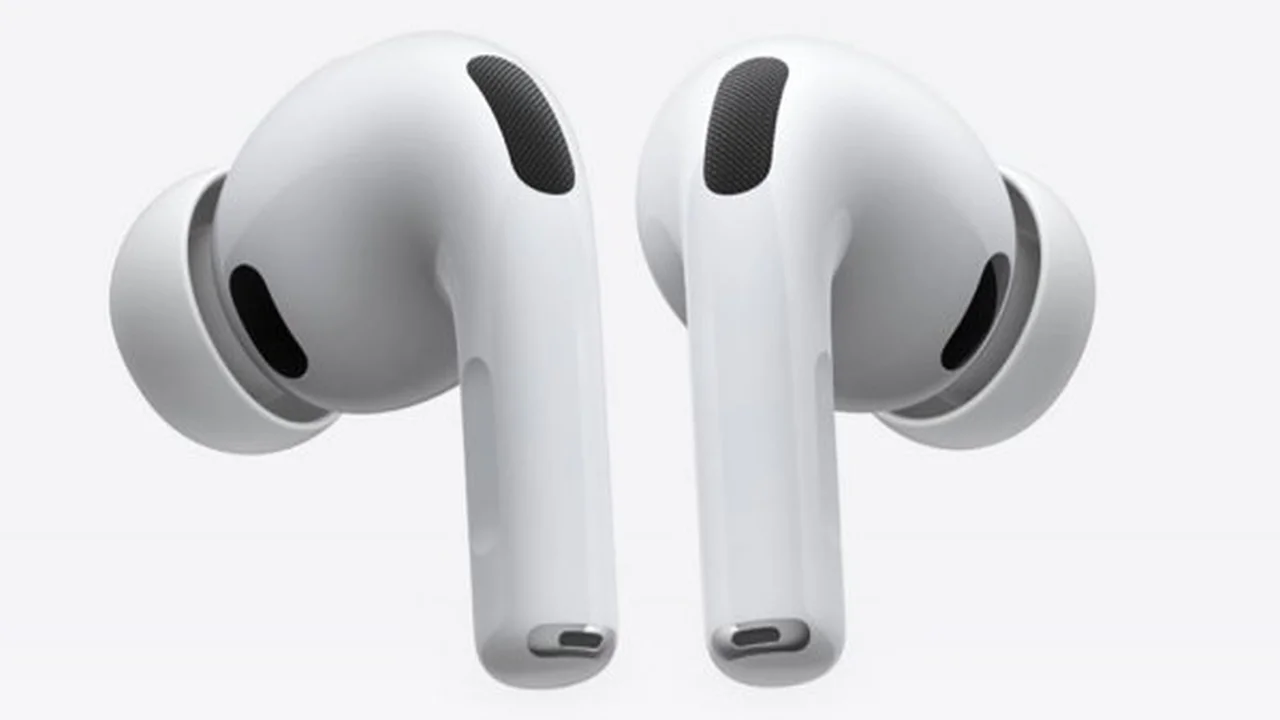 أبل تخطط لطرح سماعات آيربودز ألترا بكاميرات متطورة وتحكم عبر الإيماءات الهوائية